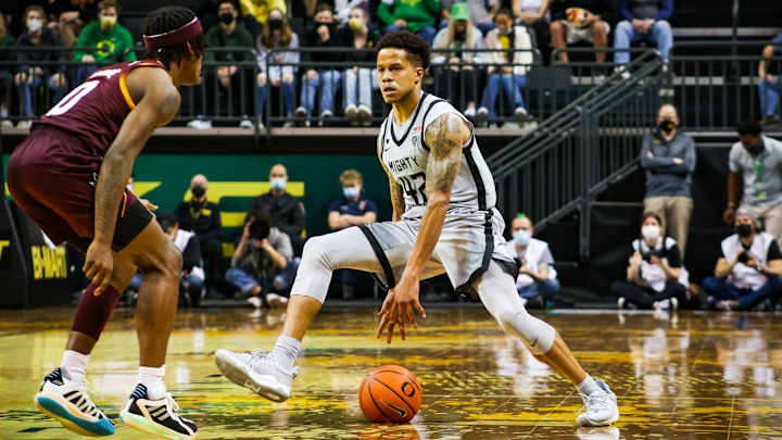 Oregon Men's Basketball Drops Pac-12 Opener to Arizona State in Overtime