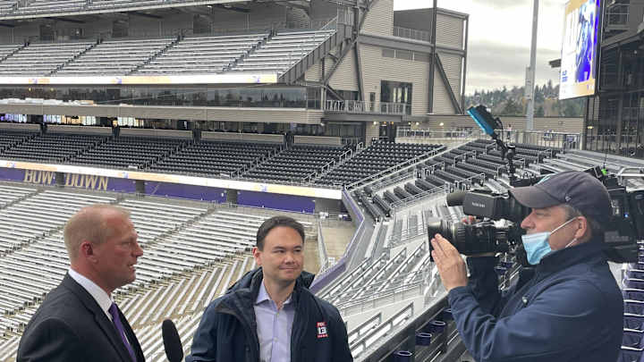 DeBoer Approval Rating Appears High Among UW Players