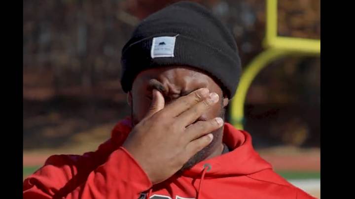 Thieves Steal Mike Davis’ Falcons ‘Cause Cleats’ Honoring Dad’s Cancer Fight Thieves Steal Mike Davis’ Falcons ‘Cause Cleats’ Honoring Dad’s Cancer Fight