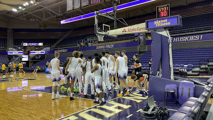 Huskies Remain Unplugged in Pac-12 Basketball Power Rankings