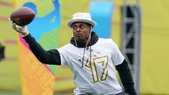 Adams Moves to No. 2 Among Receivers in Pro Bowl Vote Adams Moves to No. 2 Among Receivers in Pro Bowl Vote
