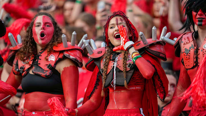 Watch: Georgia Fans Chant ‘S-E-C’ After Bulldogs, Alabama Prevail in CFP Semis