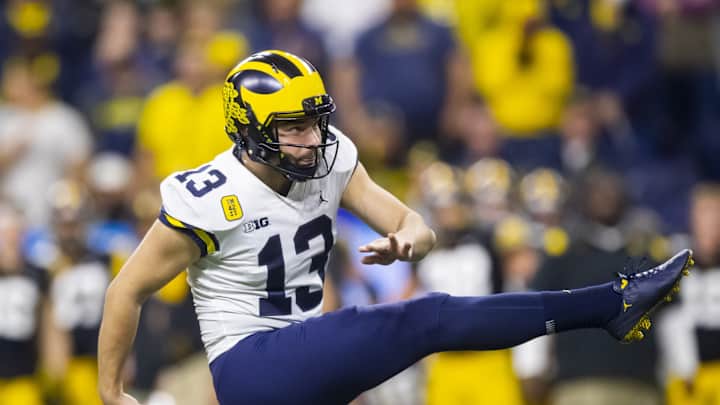 Jake Moody Makes Michigan History, Becomes First Wolverine to Win Lou Groza Award
