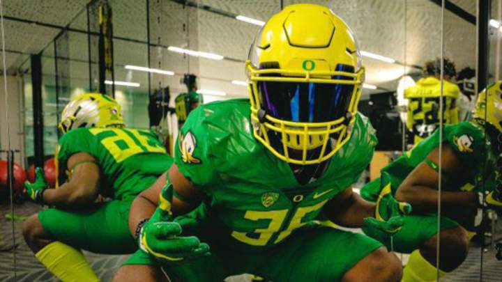 Oregon Loses Commitment From 2022 In-State Linebacker Pledge Emar'rion Winston Oregon Loses Commitment From 2022 In-State Linebacker Pledge Emar'rion Winston