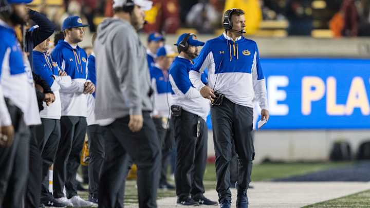 REPORT: Candidates Beginning to Emerge For Oregon Football Head Coach