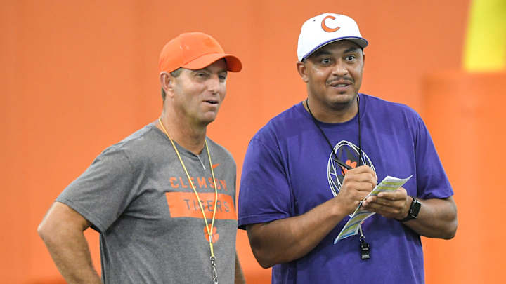 Report: Clemson loses another experienced coordinator