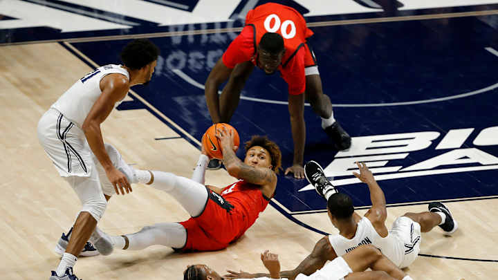 Three Man Weave: Xavier Dominates UC for Third-Straight Crosstown Shootout Victory
