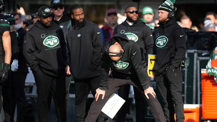 Ex-Jets Scout Offers Three Ways to Fix Jets' Defense