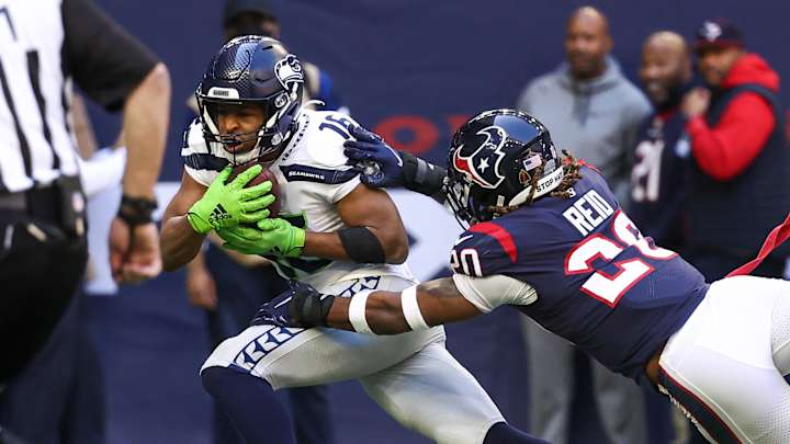 3 Up, 3 Down: Tyler Lockett Eclipses 1,000-Yard Mark, Rashaad Penny Breaks Out in Seahawks' 33-13 Win Over Texans