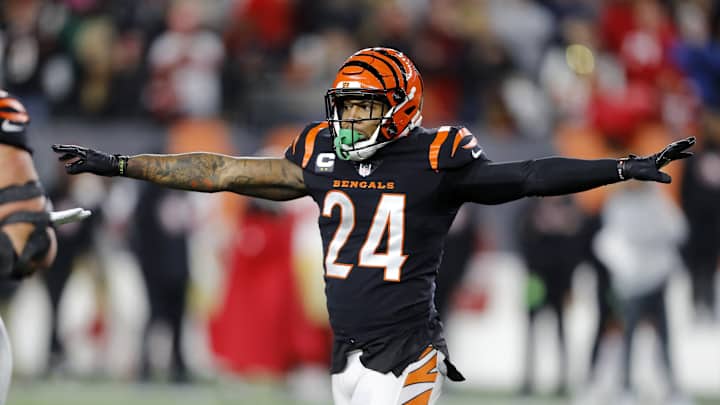 Vonn Bell Reveals Two Key Reasons Behind Forced Fumble Against New England Vonn Bell Reveals Two Key Reasons Behind Forced Fumble Against New England