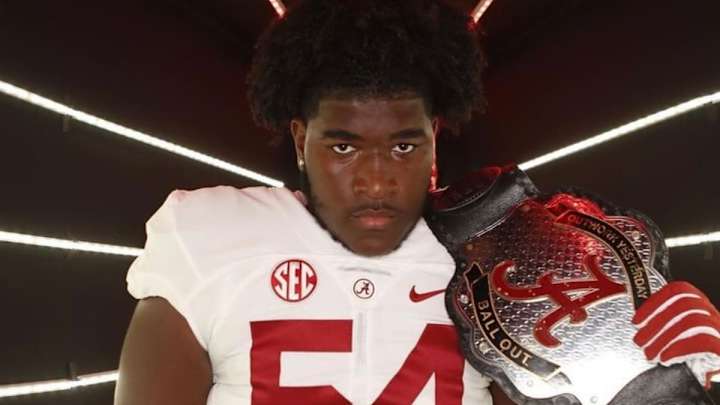 Tyler Booker Signs National Letter of Intent