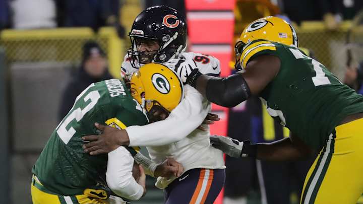 Davante Adams, NFL Twitter Poke Fun At Bears LB Mocking Rodgers's Belt Celebration Davante Adams, NFL Twitter Poke Fun At Bears LB Mocking Rodgers's Belt Celebration