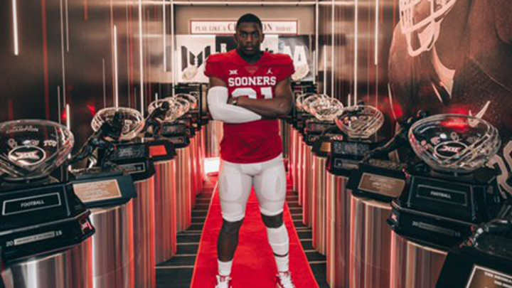 Kobie McKinzie Chose Football Over Money in Signing With Oklahoma