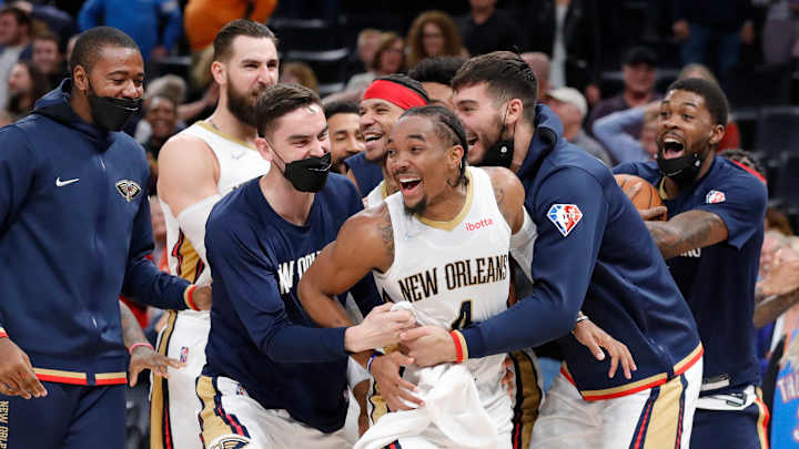WATCH: Devonte' Graham Sinks Longest NBA Buzzer-Beater in 25 Years WATCH: Devonte' Graham Sinks Longest NBA Buzzer-Beater in 25 Years