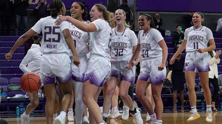 UW Women Go on 20-0 Tear to Beat Eastern Washington