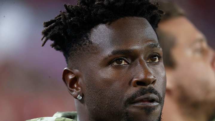 Report: Tampa Bay Buccaneers Expected to Retain WR Antonio Brown