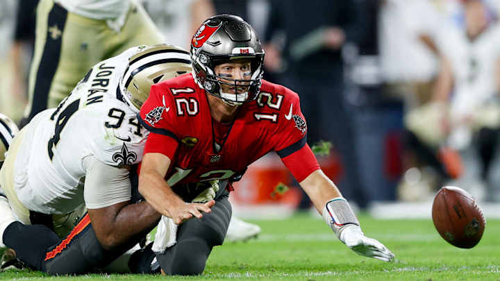 Tom Brady Goes Viral for Throwing Tablet After Interception Vs. Saints