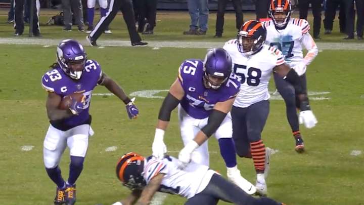 NFL Officiating Twitter Account Explains Controversial Call in Bears vs. Vikings