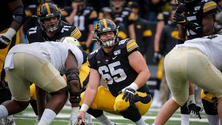 Iowa Center Tyler Linderbaum Donates $30,000 to Children's Hospital