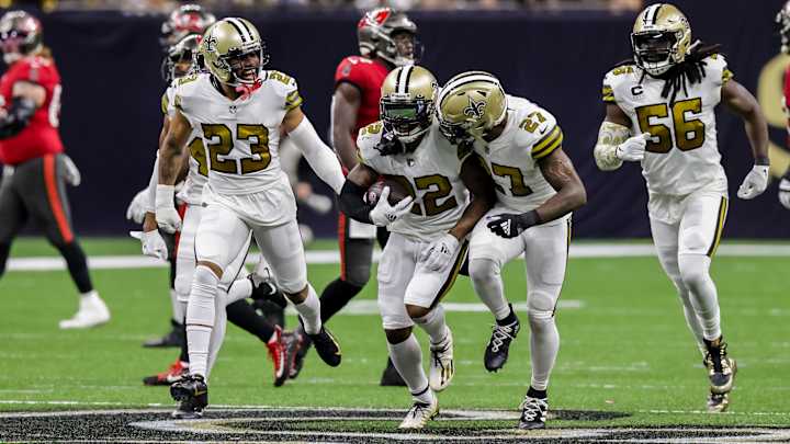 Saints DB Trolls Tom Brady Over Sunday's Tablet-Smashing Incident Saints DB Trolls Tom Brady Over Sunday's Tablet-Smashing Incident