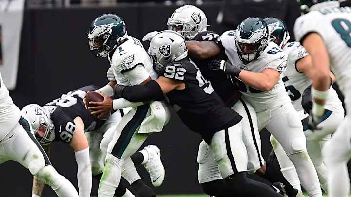 Hankins, Thomas Stood Out for Las Vegas Raiders Hankins, Thomas Stood Out for Las Vegas Raiders