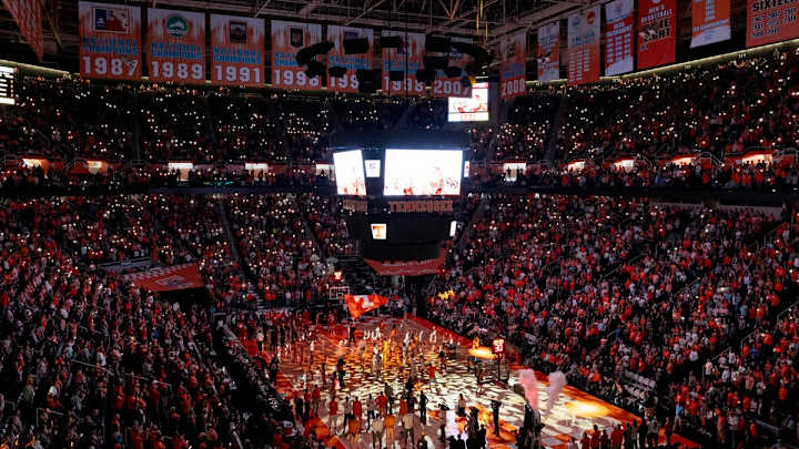 How to Watch, Listen: No. 19 Tennessee-No. 6 Arizona