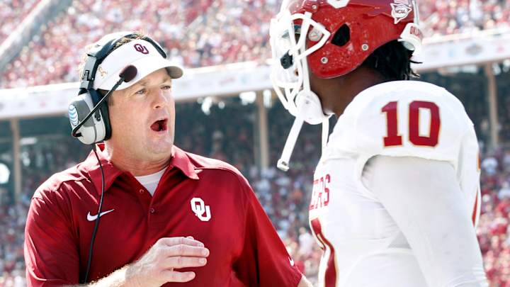 Bob Stoops' Presence Adds Something Special to Oklahoma's Alamo Bowl Trip
