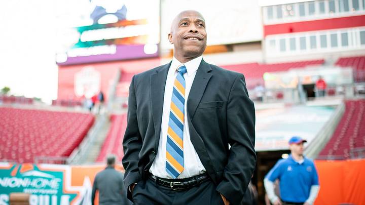 Report: Former Florida Gators Interim HC Greg Knox Hired by Buffalo Report: Former Florida Gators Interim HC Greg Knox Hired by Buffalo