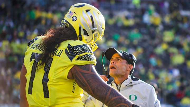 Offensive Lineman Malaesala Auamavae-Laulu Will Return to Oregon in 2022