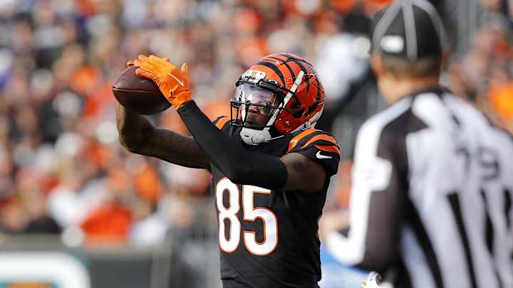 Look: Tee Higgins Sheds Sling Following Offseason Shoulder Surgery Look: Tee Higgins Sheds Sling Following Offseason Shoulder Surgery