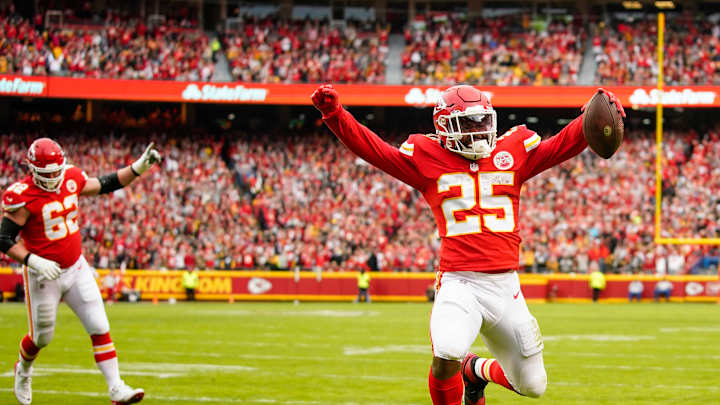 Injury Update: Latest on Clyde Edwards-Helaire's Shoulder/Collarbone