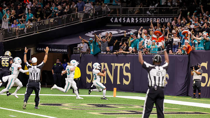 Dolphins Keep Rolling with Seventh Straight Win Dolphins Keep Rolling with Seventh Straight Win