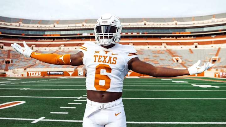 No. 1 LB Anthony Hill Officially Signs With Texas Longhorns