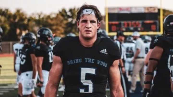 Texas LB Offered by Lake Staff Narrows Choices to 6, Including UW
