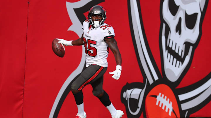 Buccaneers Place CB Jamel Dean On COVID-19 List