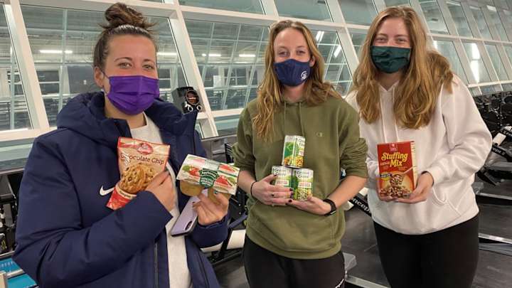 Women’s Rowing: Team Donates To Coventry Community