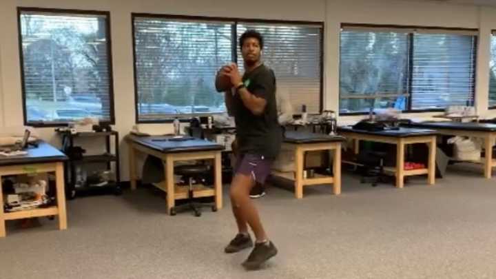 WATCH: Former Florida State quarterback Jameis Winston throws for first time since surgery WATCH: Former Florida State quarterback Jameis Winston throws for first time since surgery