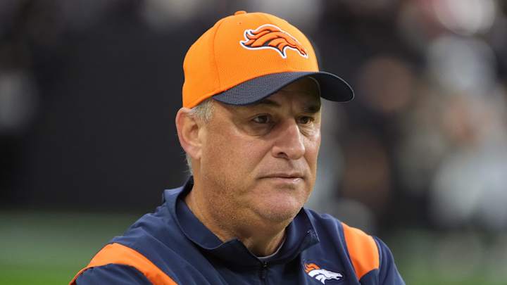 Vic Fangio's 'Nothing to Lose' Locker-Room Mantra Provides Insight into Job Security Vic Fangio's 'Nothing to Lose' Locker-Room Mantra Provides Insight into Job Security