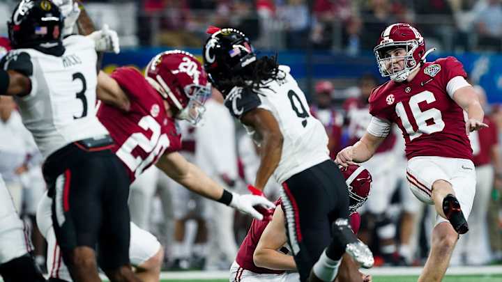 ‘Laces Out’: Alabama Kicker Will Reichard Misses 44-Yard Field Goal in CFP Semifinal