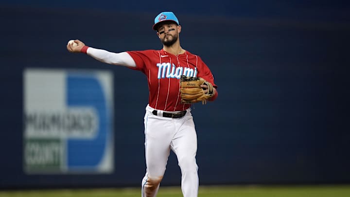 Dodgers: Infielder Eddy Alvarez Reportedly Inks Deal with LA