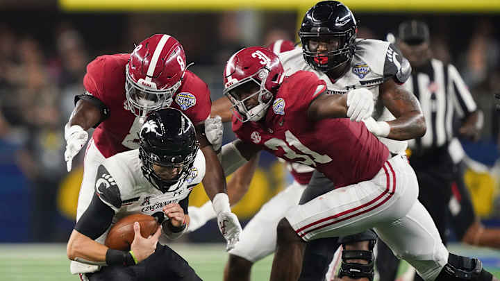 Alabama's Bludgeoning of Cincinnati Shows The Difference in Truly Elite Teams: Talent in the Trenches Alabama's Bludgeoning of Cincinnati Shows The Difference in Truly Elite Teams: Talent in the Trenches