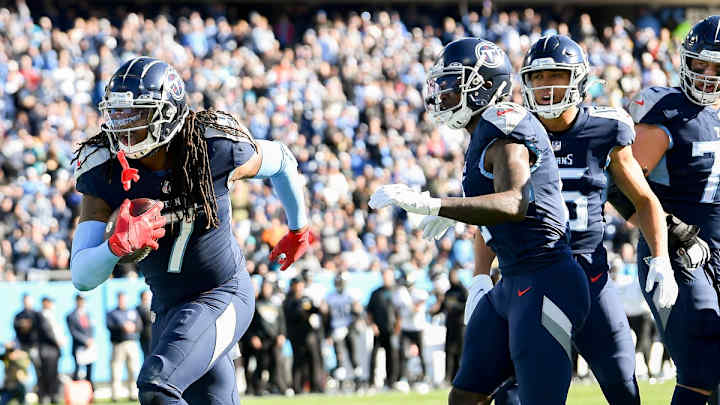 Texas Two-Step: Titans' Foreman, Swaim Find End Zone In First Half Vs. Miami