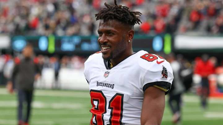 How Much Money Did Antonio Brown Sacrifice by Quitting on the Buccaneers? How Much Money Did Antonio Brown Sacrifice by Quitting on the Buccaneers?