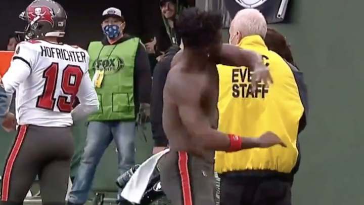 Bucs WR Antonio Brown Cut After Taking Off Shirt, Exiting Game vs. Jets Bucs WR Antonio Brown Cut After Taking Off Shirt, Exiting Game vs. Jets