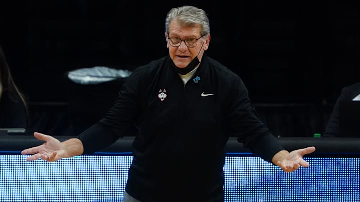 Geno Auriemma Calls Out Muffet McGraw for Her Recent UConn, ESPN Comments Geno Auriemma Calls Out Muffet McGraw for Her Recent UConn, ESPN Comments