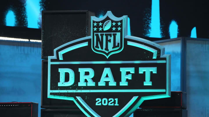 Scouting Primer for New York Giants' Top Offseason Needs: Part 1, Outside Linebacker and Offensive Line Scouting Primer for New York Giants' Top Offseason Needs: Part 1, Outside Linebacker and Offensive Line