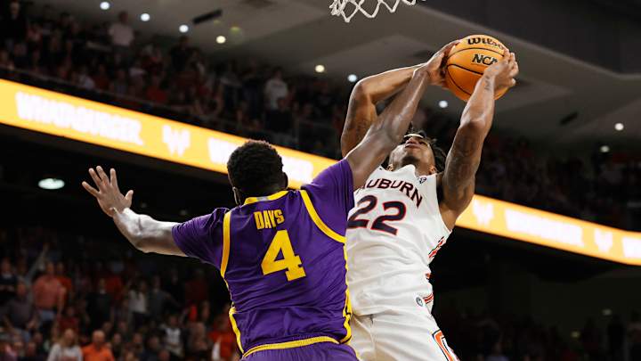 LSU Basketball Preparing for Another Heavyweight Fight in No. 16 Kentucky