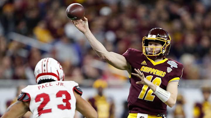 College Football World Reacts to Ivan Pace Jr. Transferring to Cincinnati