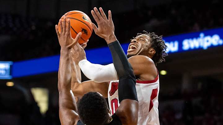 Umude, Hogs, Couldn't Stop Pippen, Make Clutch Shots at End in Loss