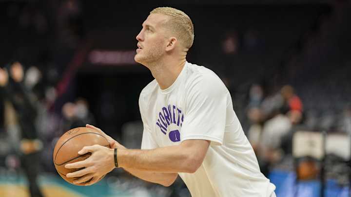 OFFICIAL: Hornets Announce Starting 5 vs Pistons